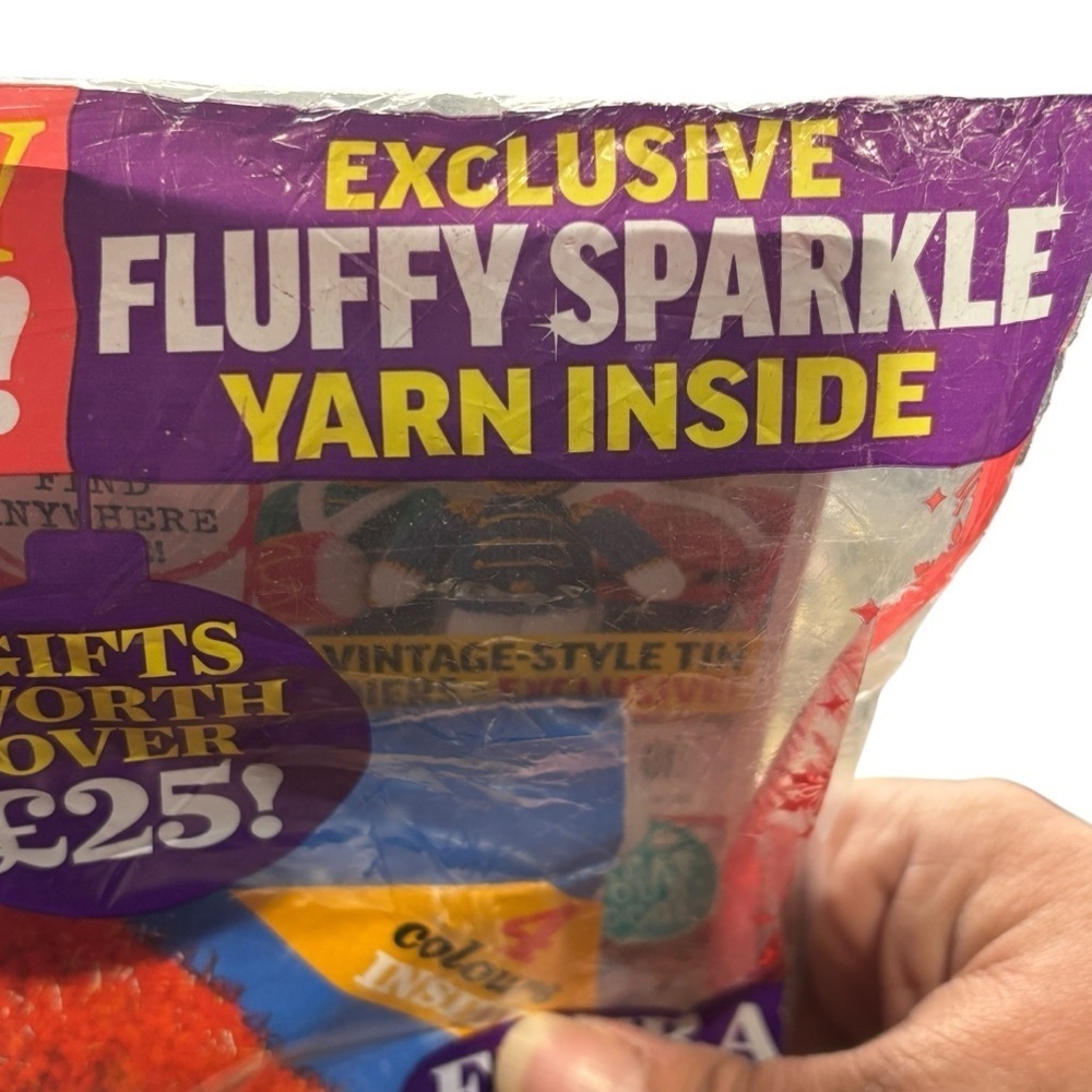 NEW Let’s knit Magazine Holiday Kits Nov/Dec ‘19 UK Patterns Ideas Yarn - Picture 7 of 16